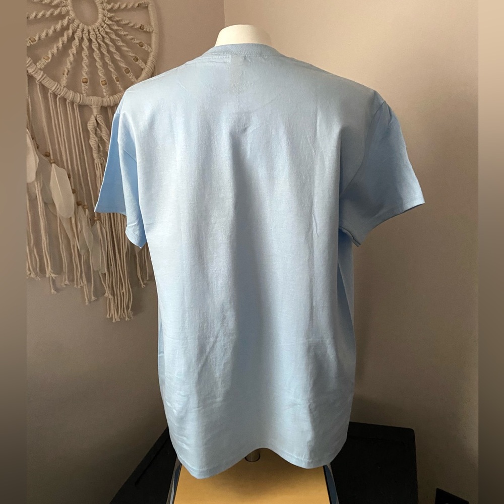 NEW! Gildan She is MOM Light Blue T-Shirt Women’s Size Medium - Picture 2 of 4